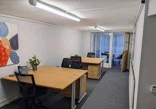 12 Cedar Tree Close, Hilperton à louer Photo intérieure- Image 2 de 2