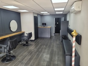 2 Gurneys Ln, Droitwich for lease Interior Photo- Image 2 of 2