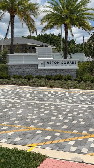 1500 Neo Landings Loop, Kissimmee, FL for sale - Primary Photo - Image 1 of 3