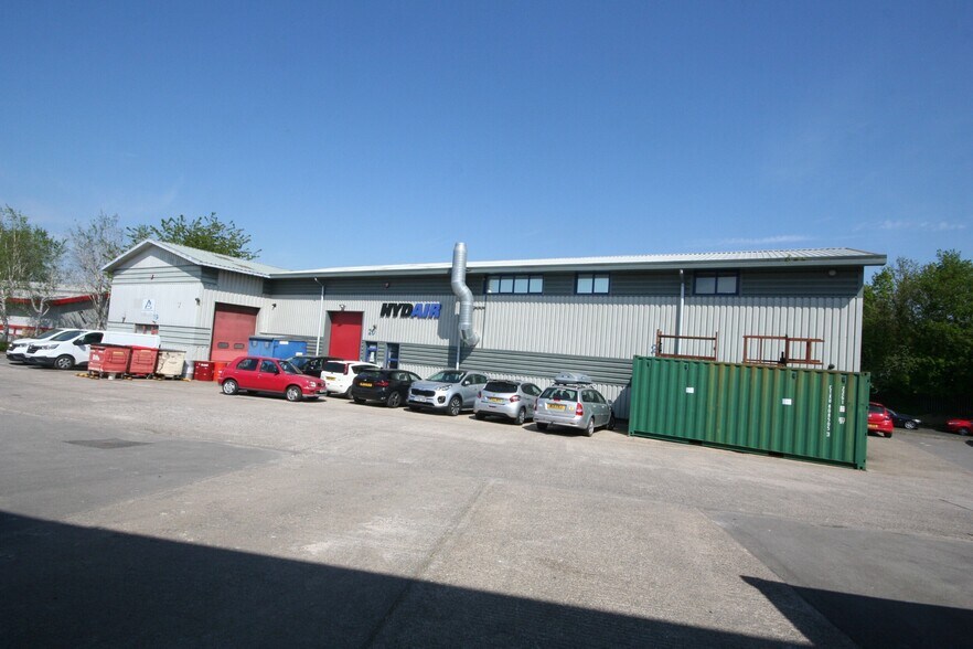Radstock Rd, Midsomer Norton à louer - Photo du bâtiment - Image 2 de 3