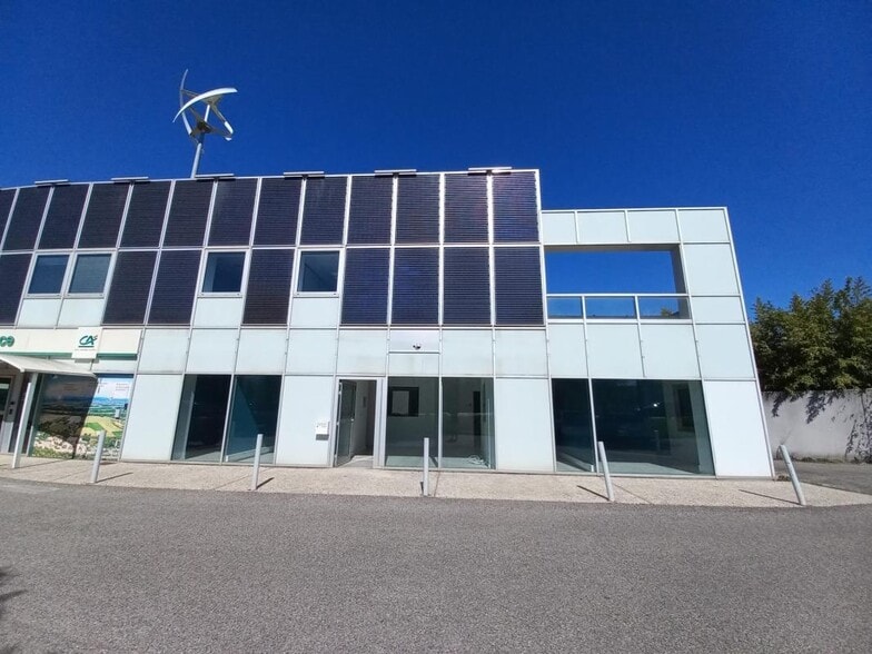 Retail in Montélimar for lease - Building Photo - Image 2 of 4