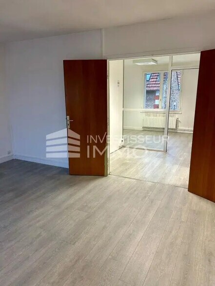 Office in Le Raincy for lease - Interior Photo - Image 3 of 4