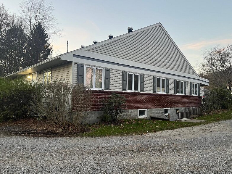 823 W Spring St, Titusville, PA à vendre - Photo du bâtiment - Image 2 de 34