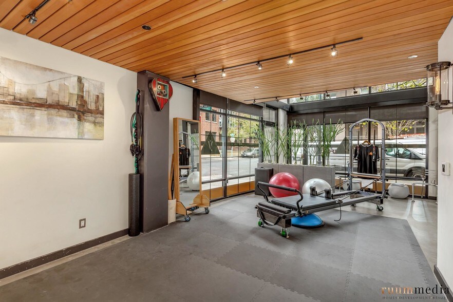 1030 NW 12th Ave, Portland, OR à louer - Photo intérieure - Image 3 de 29