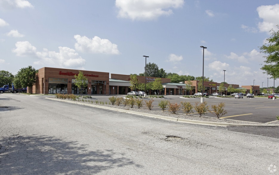 11925-11981 W 143rd St, Orland Park, IL for lease - Building Photo - Image 2 of 9