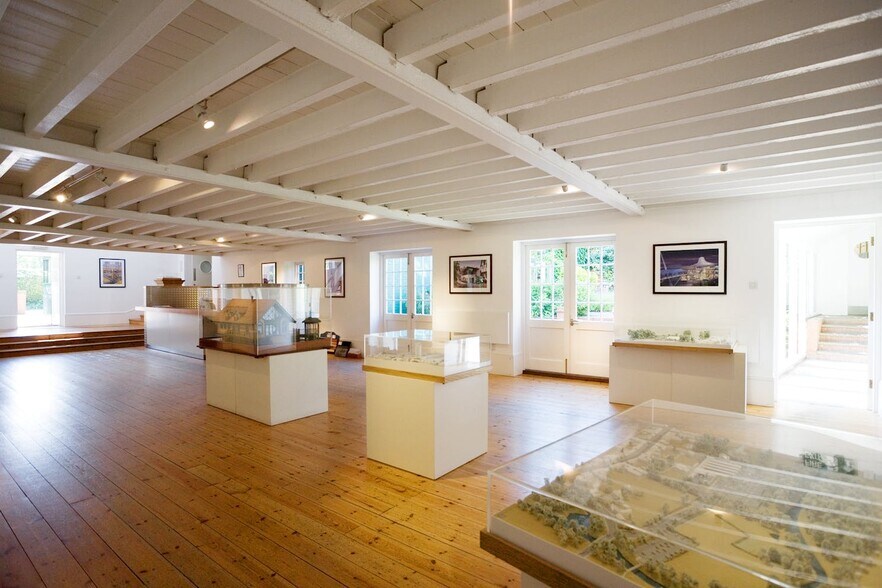 Brew House Ln, Hartley Wintney for sale - Interior Photo - Image 3 of 7