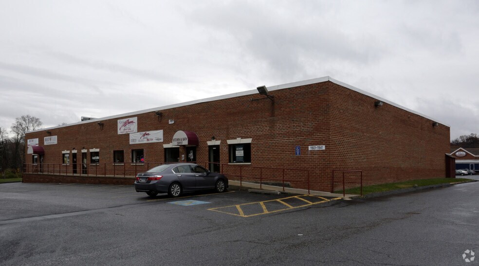 11601-11641 Boiling Brook Pky, Rockville, MD à louer - Photo du bâtiment - Image 1 de 9