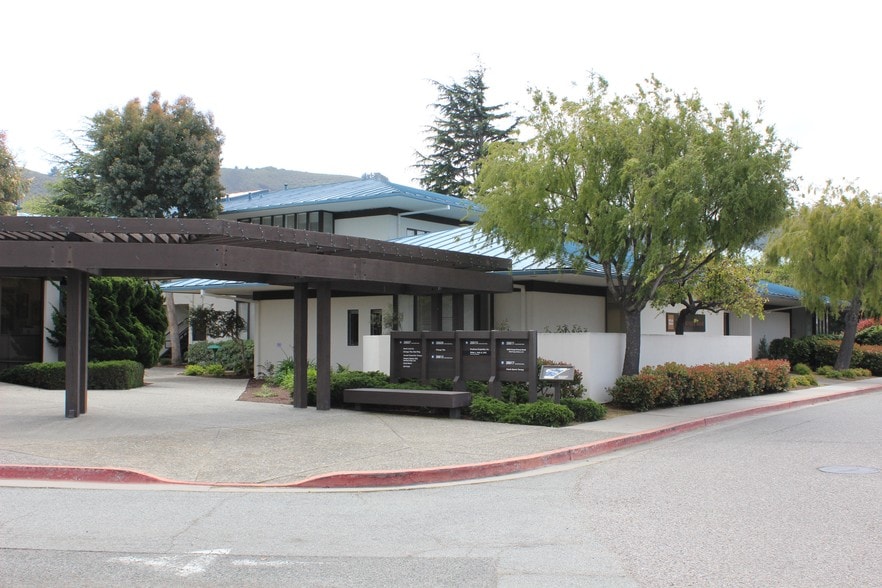 26607-26625 Carmel Center Pl, Carmel, CA for lease - Primary Photo - Image 1 of 23