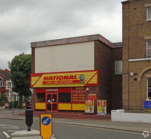 92-96 St Mary's Rd, Londres à louer - Photo du bâtiment - Image 2 de 2