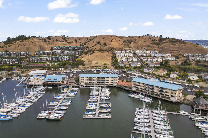 1160 Brickyard Cove Rd, Richmond, CA for lease - Building Photo - Image 2 of 16