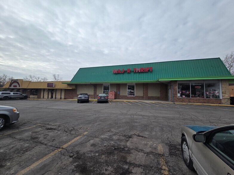 6300-6314 N Oak Tfwy, Gladstone, MO à louer - Photo du bâtiment - Image 3 de 7