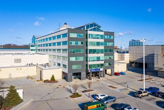 More details for 2500 N Mayfair Rd, Wauwatosa, WI - Office for Lease