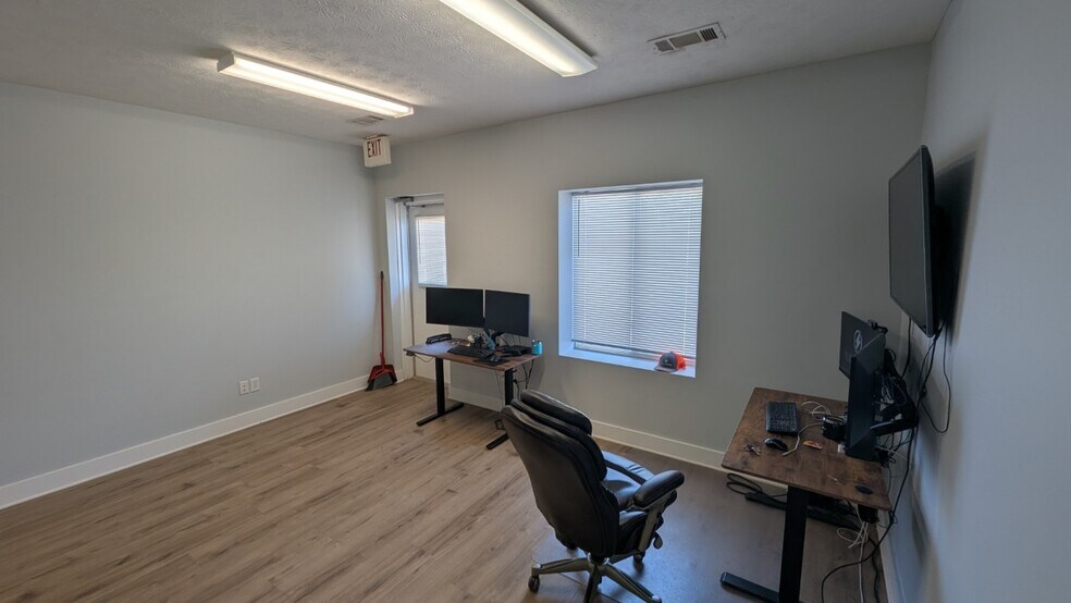 1975 Mall Blvd, Auburn, AL à louer - Photo intérieure - Image 3 de 8