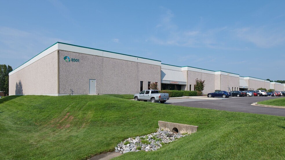 8301 Patuxent Range Rd, Jessup, MD à louer - Photo du bâtiment - Image 3 de 4