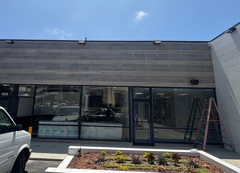 1519-1525 S Bundy Dr, Los Angeles, CA for lease - Building Photo - Image 1 of 3