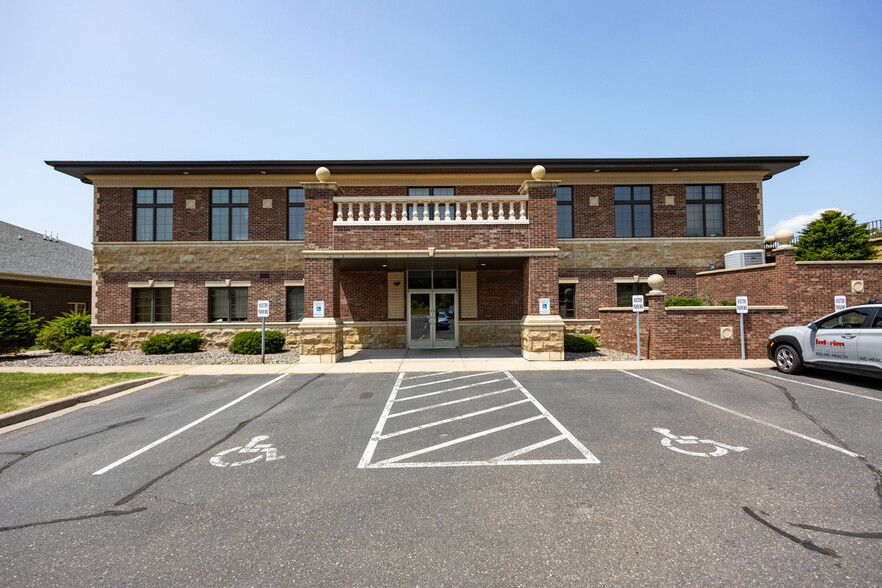 4410 Golf Ter, Eau Claire, WI for lease - Building Photo - Image 1 of 13