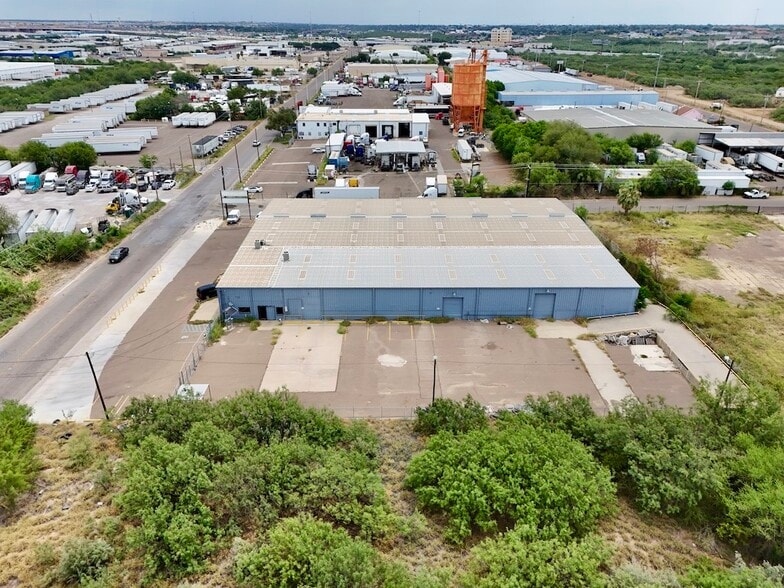 8115 Las Cruces Dr, Laredo, TX for lease - Aerial - Image 3 of 14