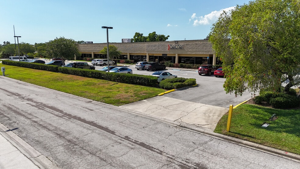 6925 112th Cir N, Largo, FL for lease - Building Photo - Image 3 of 16