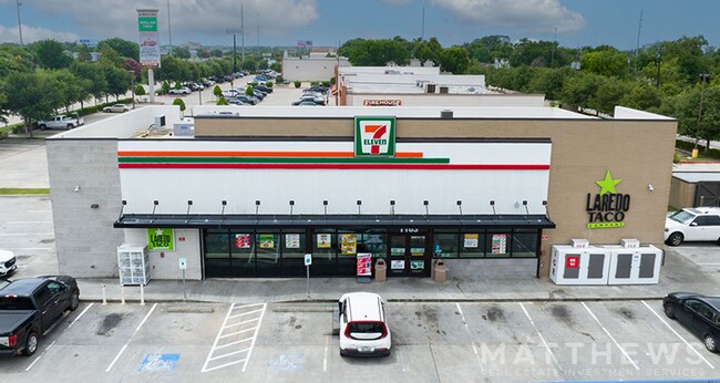 Plus de détails pour 1103 W Main St, La Porte, TX - Commerce de détail à vendre