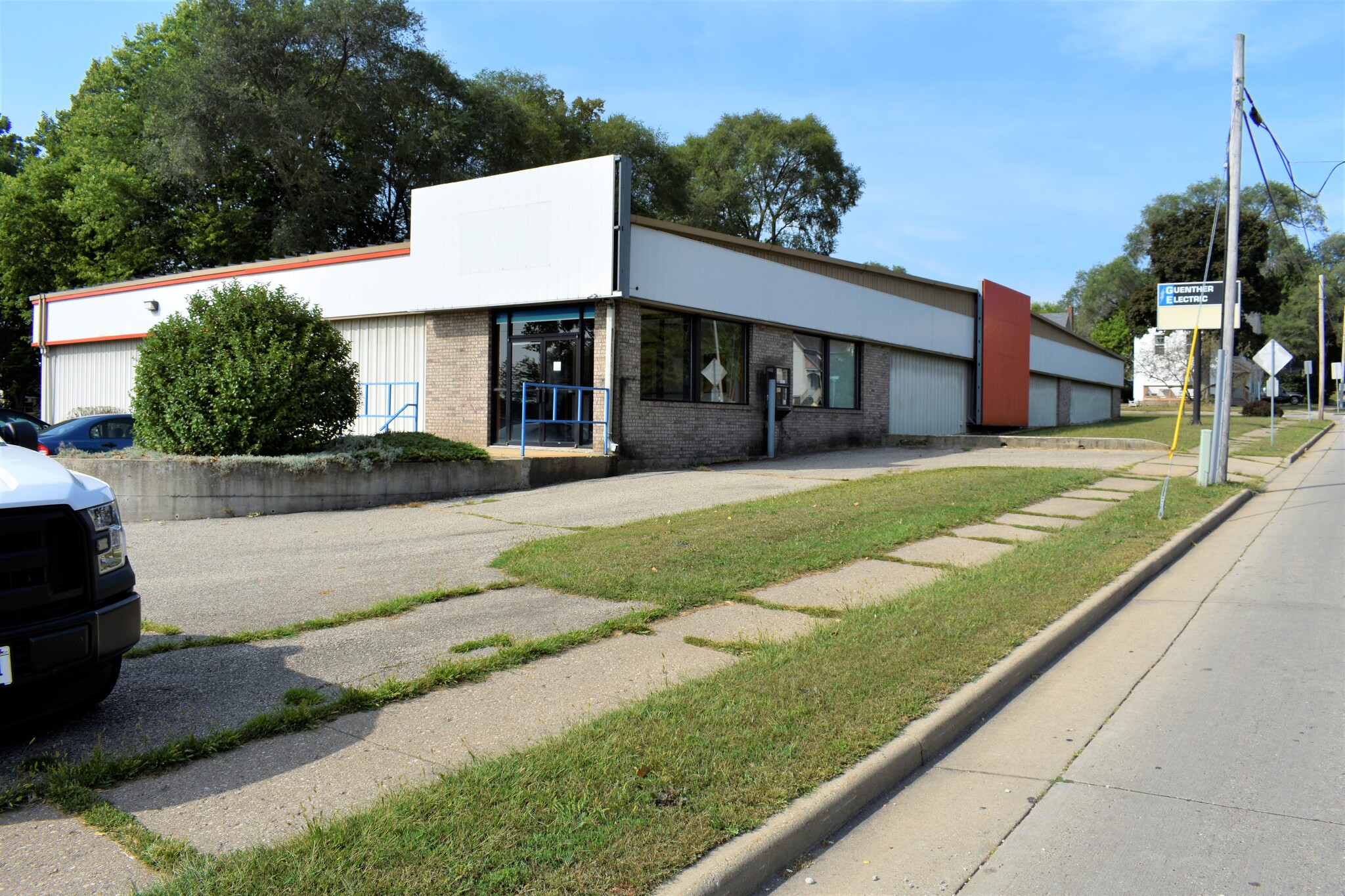 220 Liberty Ave, Beloit, WI à vendre Photo principale- Image 1 de 1