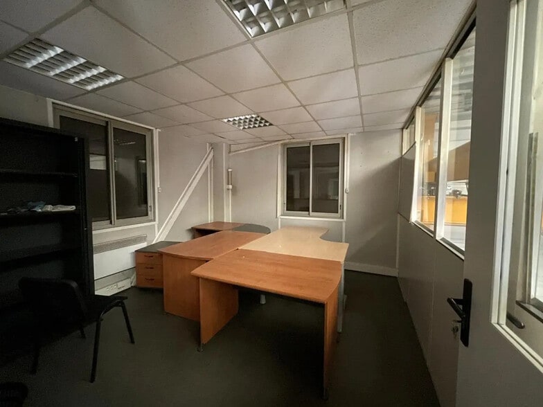 Flex in Saint-Étienne-du-Rouvray for lease - Building Photo - Image 3 of 23