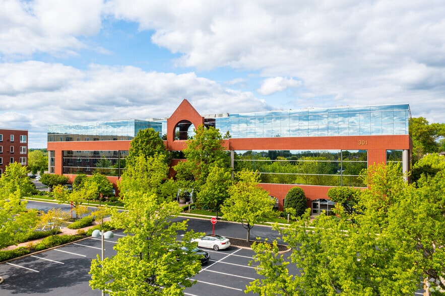 301 E Germantown Pike, East Norriton Township, PA for lease - Building Photo - Image 2 of 15