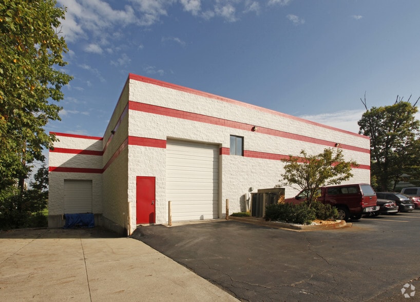 29431 Lorie Ln, Wixom, MI for lease - Building Photo - Image 2 of 3