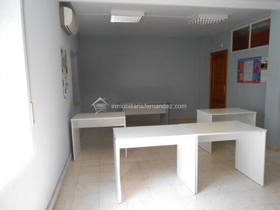 Bureau dans Cáceres, Cáceres à vendre - Photo du bâtiment - Image 3 de 21