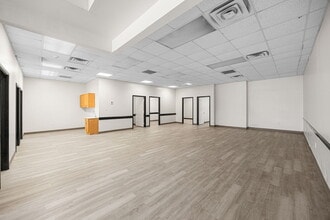 8777 S Gessner Dr, Houston, TX for lease Interior Photo- Image 1 of 14