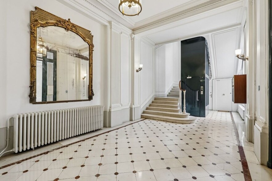 24 Rue De Penthièvre, Paris à louer - Hall d’entrée - Image 2 de 8
