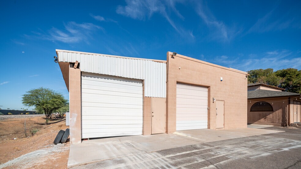 680 N Golden Key St, Gilbert, AZ à louer - Photo du bâtiment - Image 2 de 19