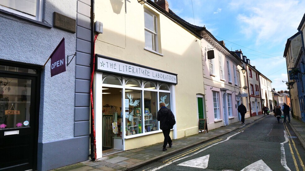 11A Lion St, Brecon à louer - Photo du bâtiment - Image 3 de 12