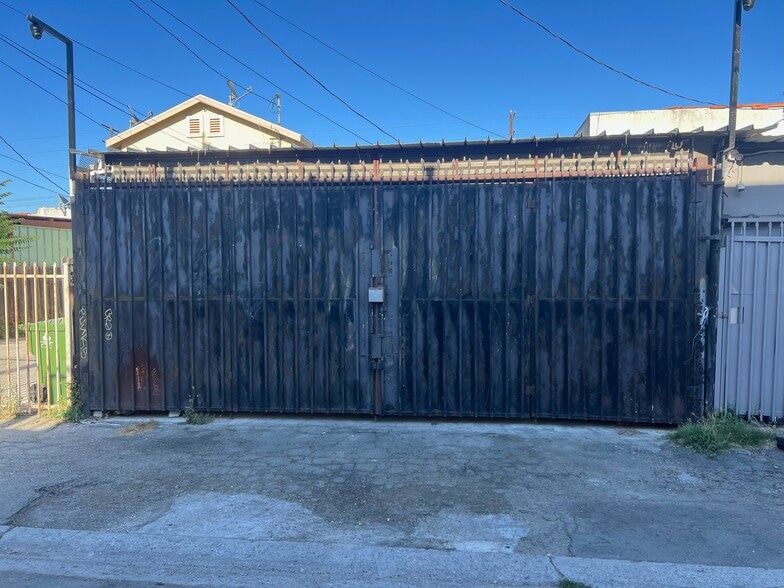 9127 S Western Ave, Los Angeles, CA for lease - Building Photo - Image 2 of 6
