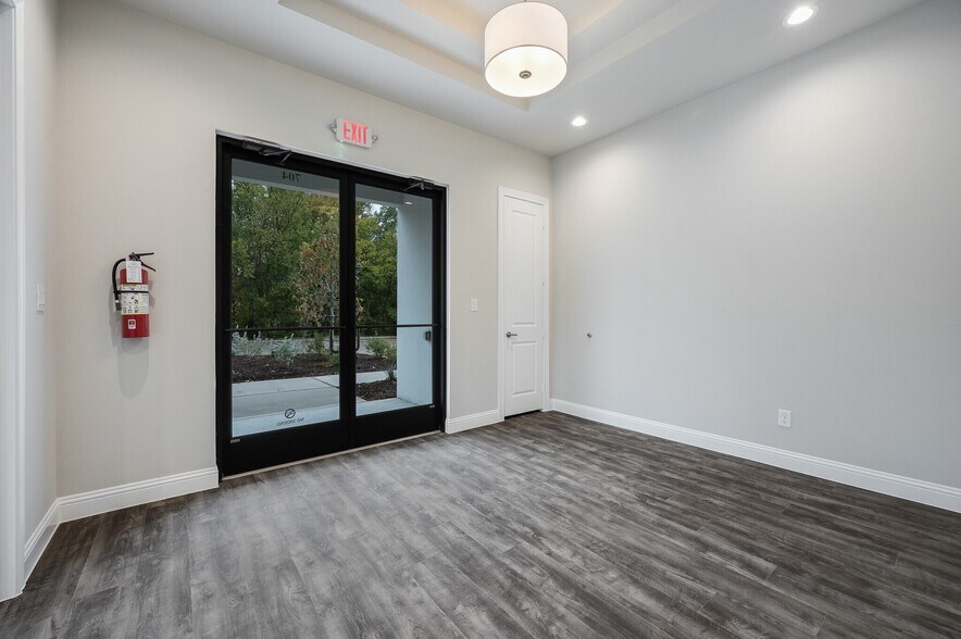 3721 S Stonebridge Dr, McKinney, TX à louer - Photo du bâtiment - Image 2 de 8