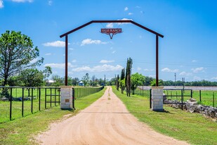 820 Old San Antonio Rd, Fredericksburg TX - Motel