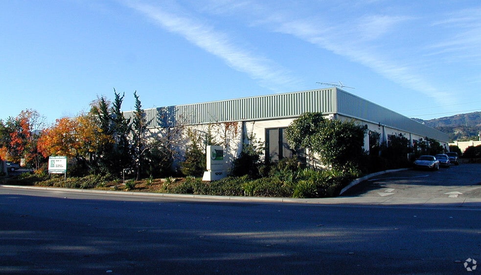 10131 Bubb Rd, Cupertino, CA for lease - Building Photo - Image 2 of 3