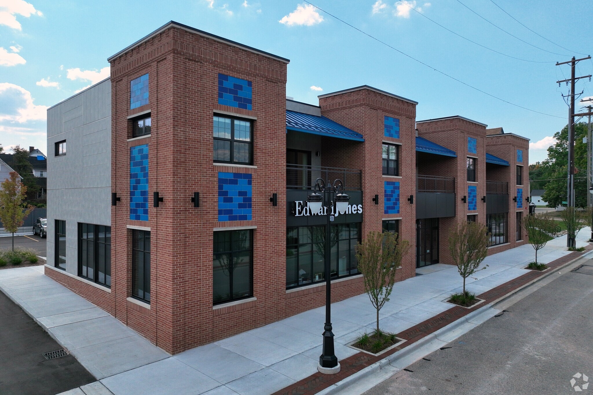 113 Mill St, Fenton, MI for lease Primary Photo- Image 1 of 6