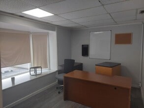 180 E Burgess Rd, Pensacola, FL for lease Interior Photo- Image 2 of 3