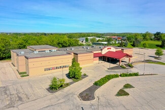 Plus de détails pour 420 Village Walk Ln, Johnson Creek, WI - Commerce de détail à vendre