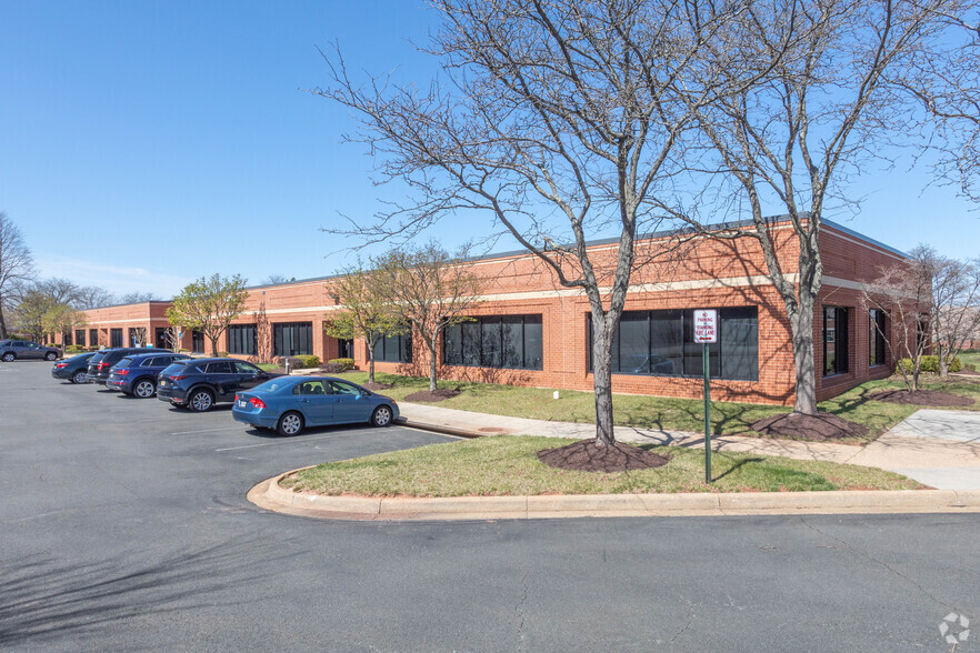 46020 Manekin Plz, Dulles, VA for lease - Building Photo - Image 1 of 3