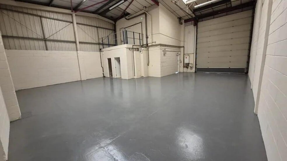 Kendal Ave, London for lease - Building Photo - Image 3 of 22