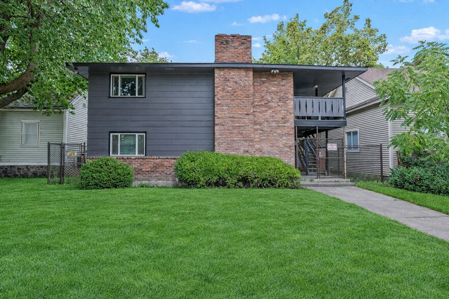 943 E Augusta Ave, Spokane, WA à vendre - Photo du bâtiment - Image 3 de 9