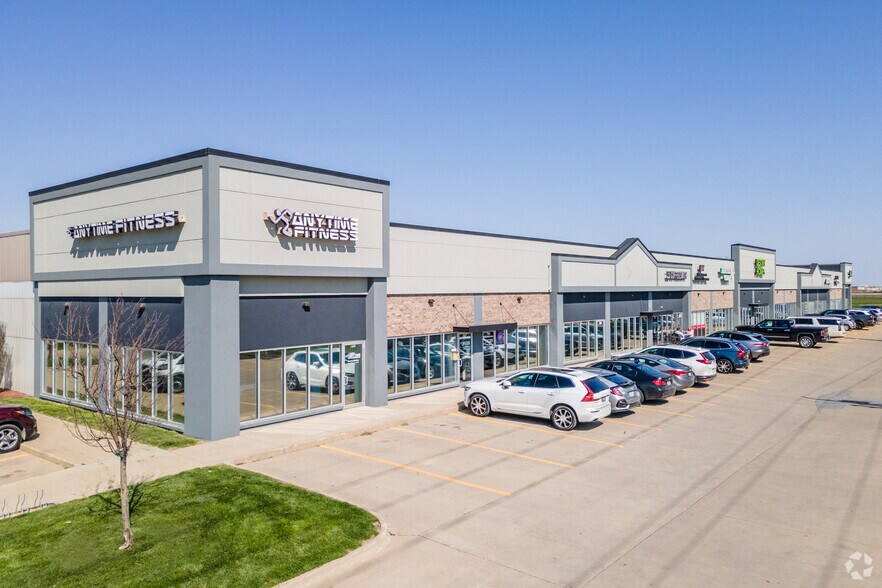 710-790 SE Alices Rd, Waukee, IA à louer - Photo principale - Image 3 de 3