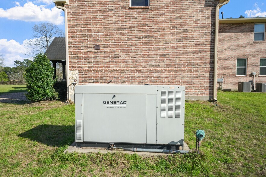 26250B Riley Road, Waller, TX à vendre - Photo du bâtiment - Image 2 de 35