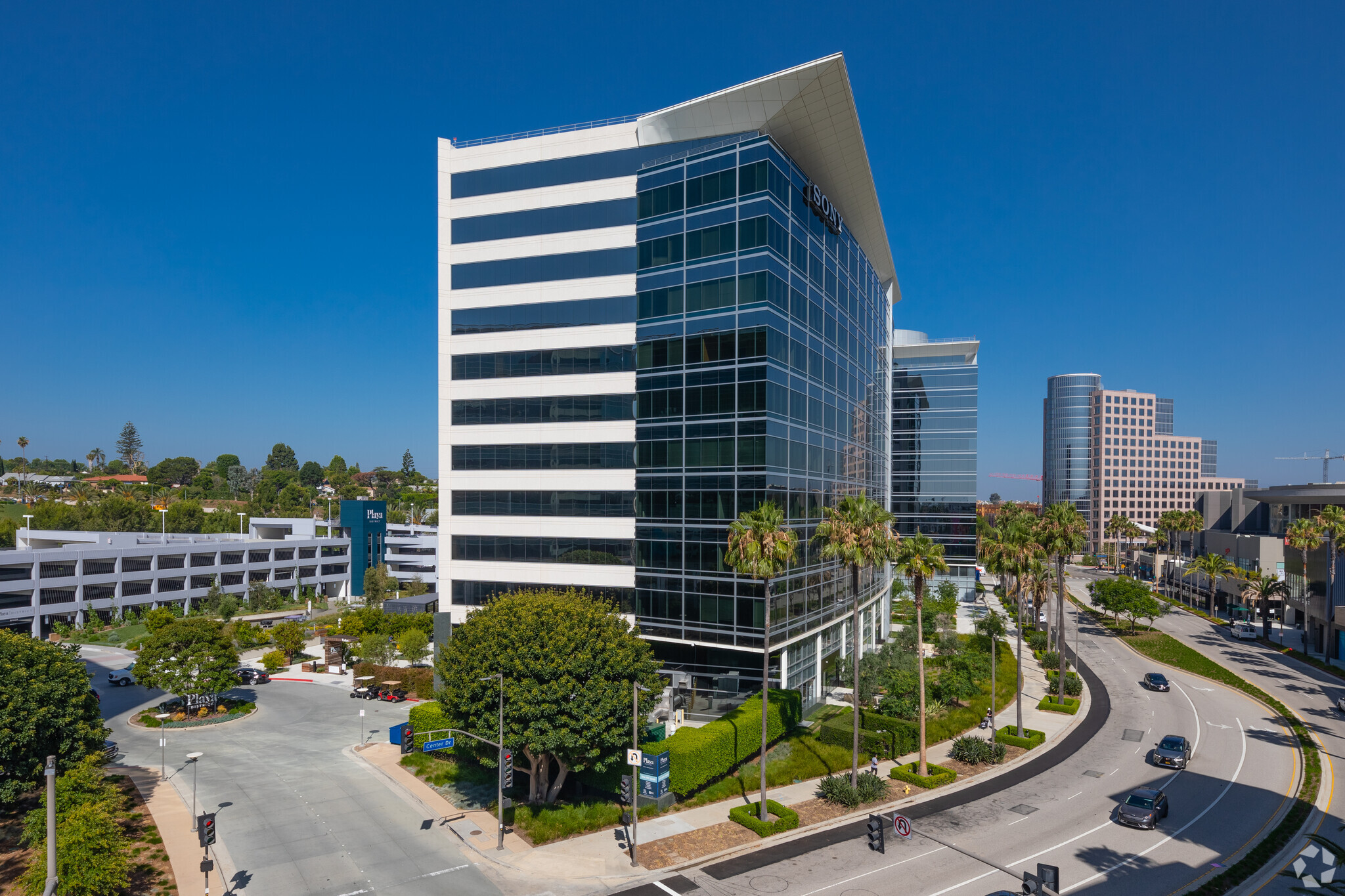 6080 Center Dr, Los Angeles, CA à louer Photo principale- Image 1 de 8