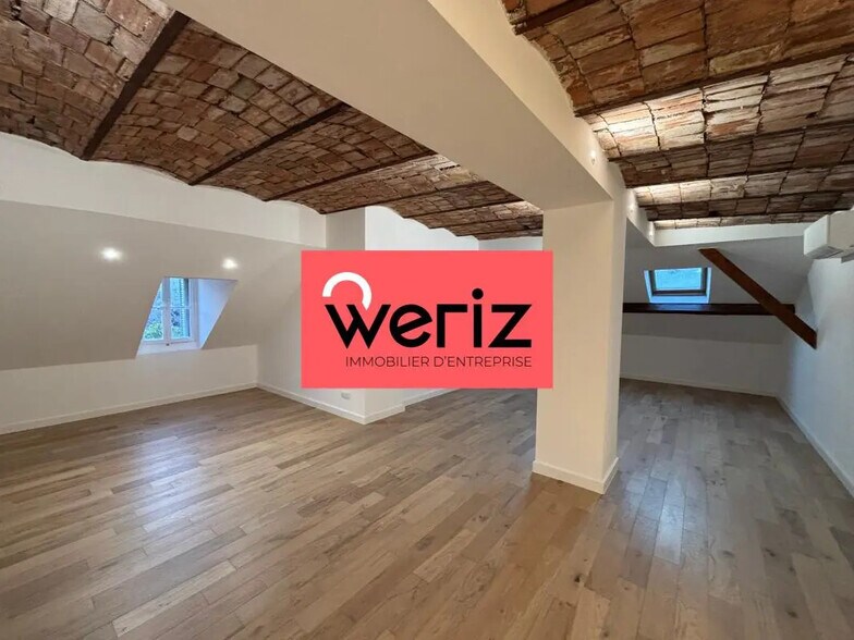 Office in Marseille for lease - Building Photo - Image 3 of 15