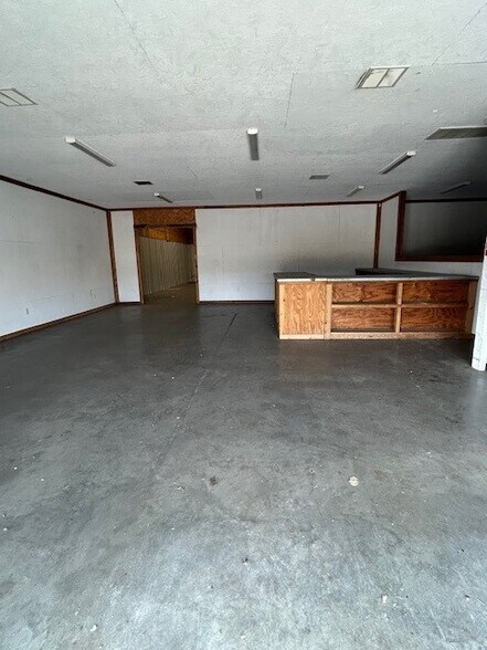 160 S General Bruce Dr, Temple, TX for lease - Interior Photo - Image 2 of 4