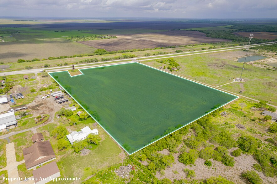 13 Acres, US Highway 77, Driscoll, TX à vendre - Photo du bâtiment - Image 2 de 6
