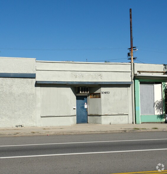 10653-10657 Burbank Blvd, North Hollywood, CA à vendre - Photo du bâtiment - Image 2 de 6
