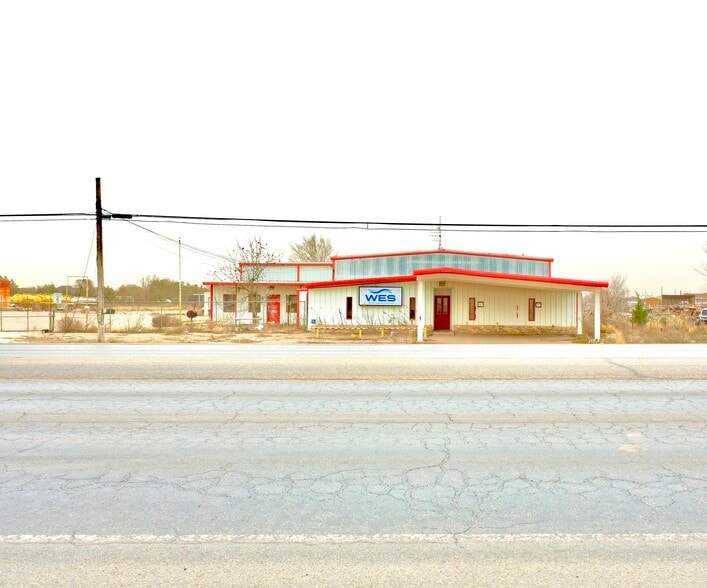Texas Oilfield Service Portfolio portfolio of 14 properties for sale on LoopNet.ca - Primary Photo - Image 1 of 9